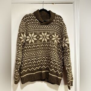 Men’s Wool Olive Green/ Brown G.H. Bass Chunky Snowflake Sweater. Rolled Collar.